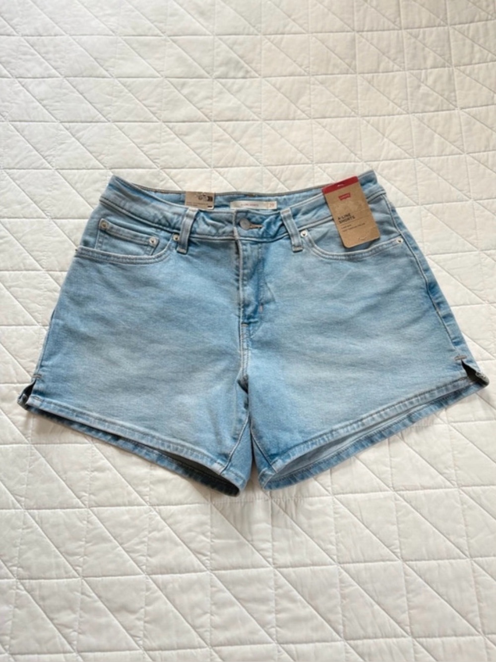 Women Levi's A-Line shorts